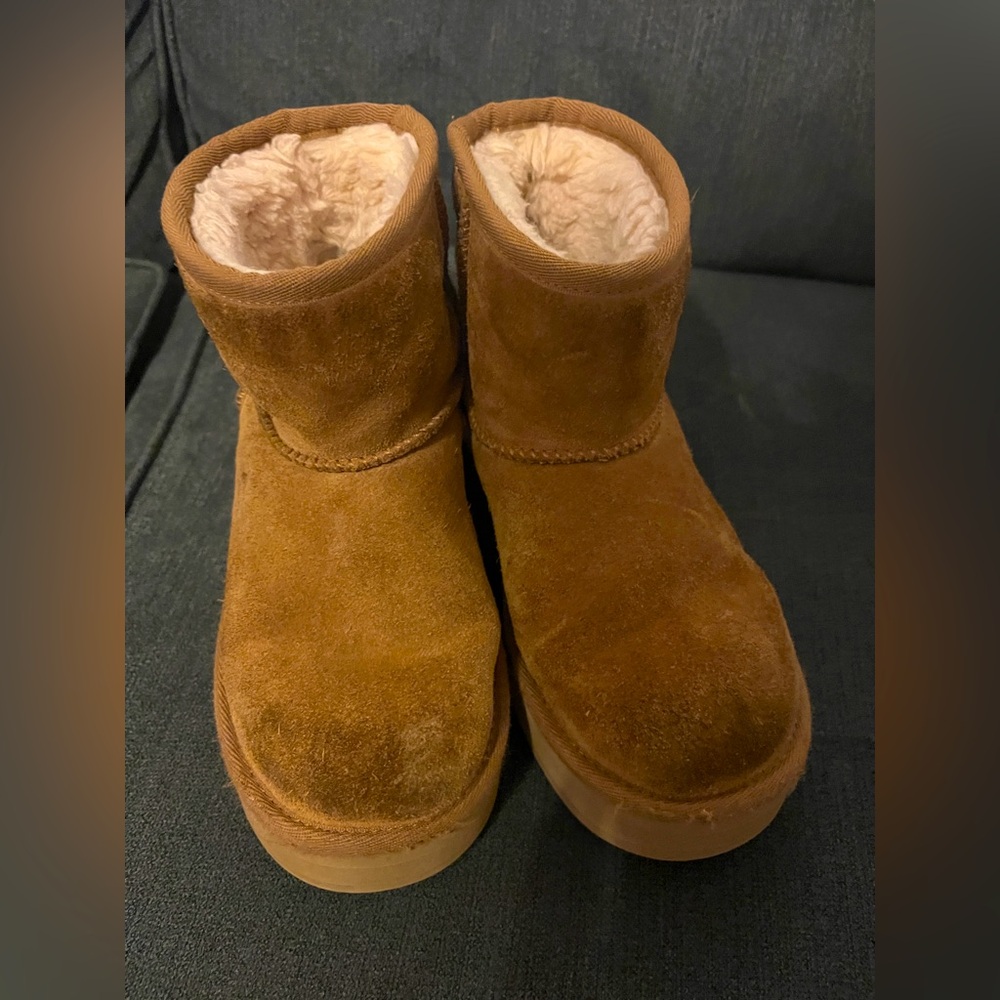 Girls UGG classic mini platform boots